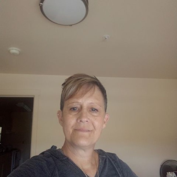 Meet your Posher, Debra - Picture 1 of 1